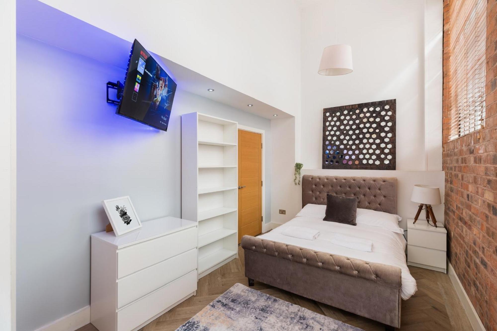 High End Luxury Townhouse In Jq, 4 Bedrooms, Flat Screen Tv In All Rooms, Free Parking, Near Birmingham City Centre Deposit Required Buitenkant foto
