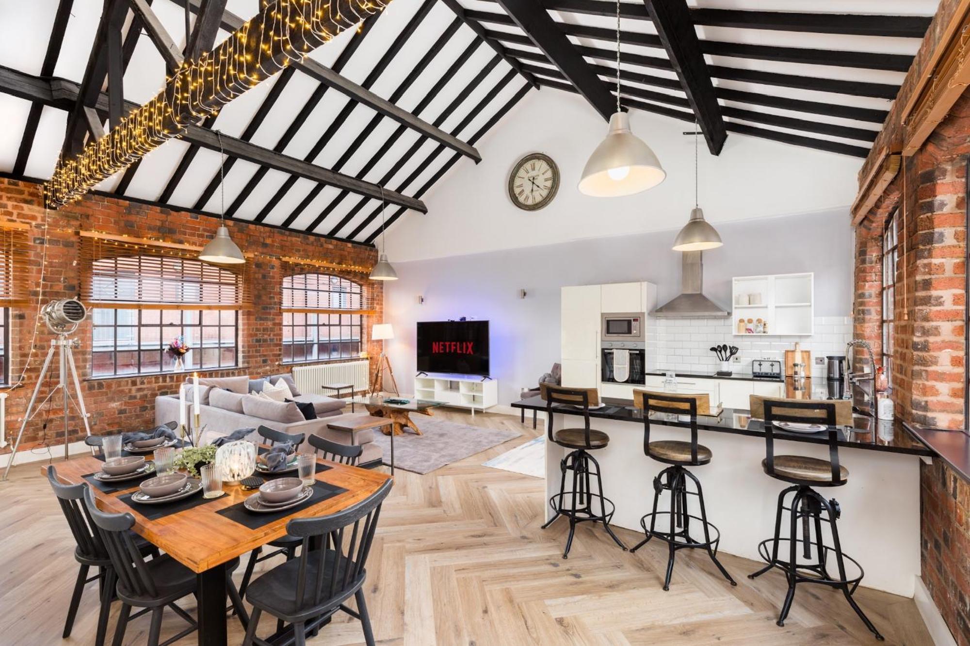 High End Luxury Townhouse In Jq, 4 Bedrooms, Flat Screen Tv In All Rooms, Free Parking, Near Birmingham City Centre Deposit Required Buitenkant foto