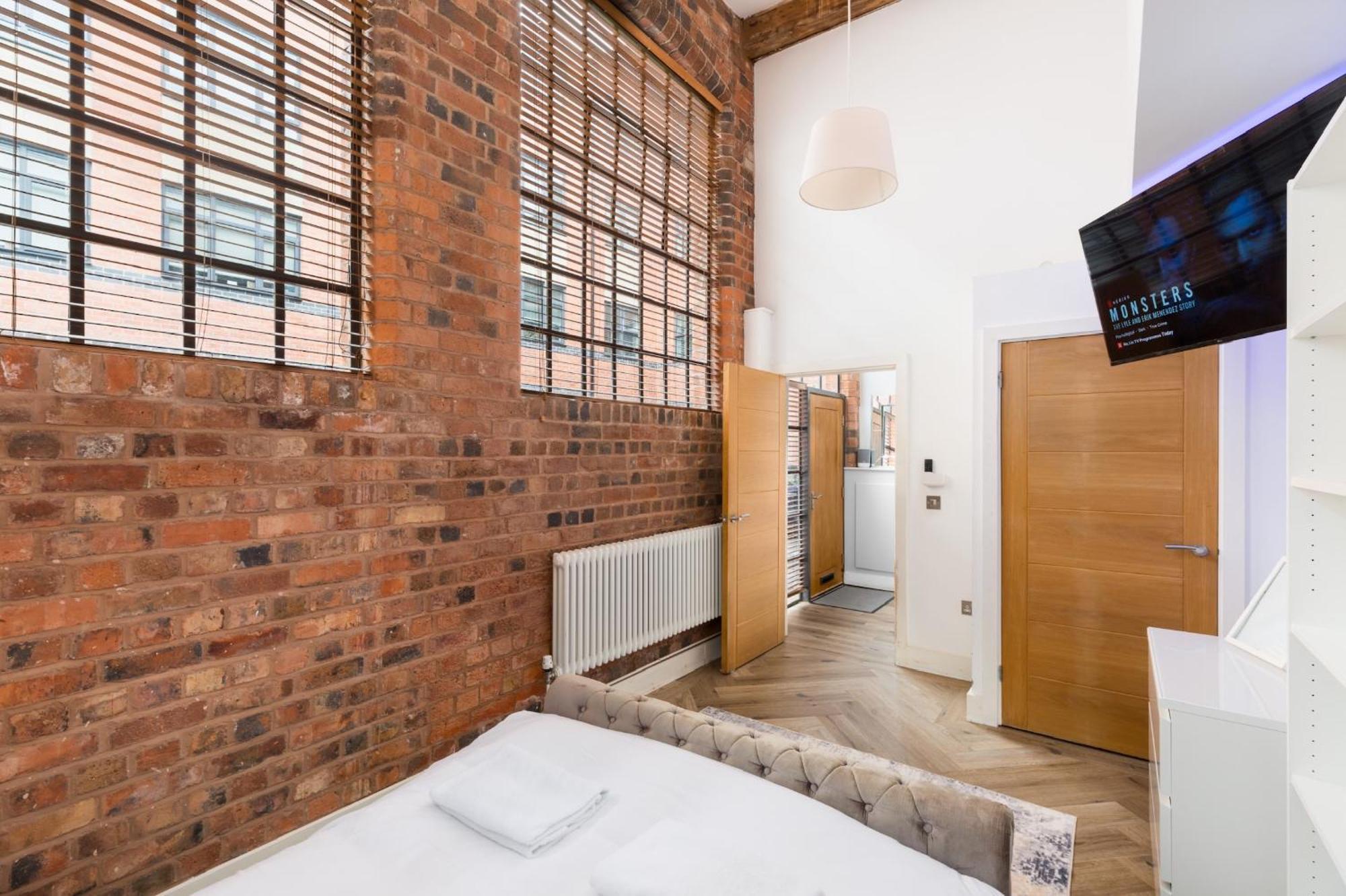 High End Luxury Townhouse In Jq, 4 Bedrooms, Flat Screen Tv In All Rooms, Free Parking, Near Birmingham City Centre Deposit Required Buitenkant foto