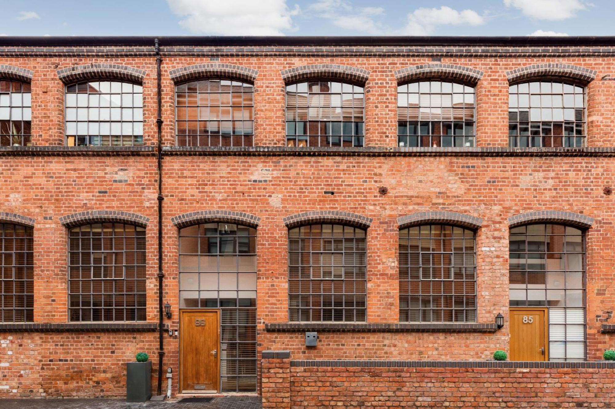 High End Luxury Townhouse In Jq, 4 Bedrooms, Flat Screen Tv In All Rooms, Free Parking, Near Birmingham City Centre Deposit Required Buitenkant foto