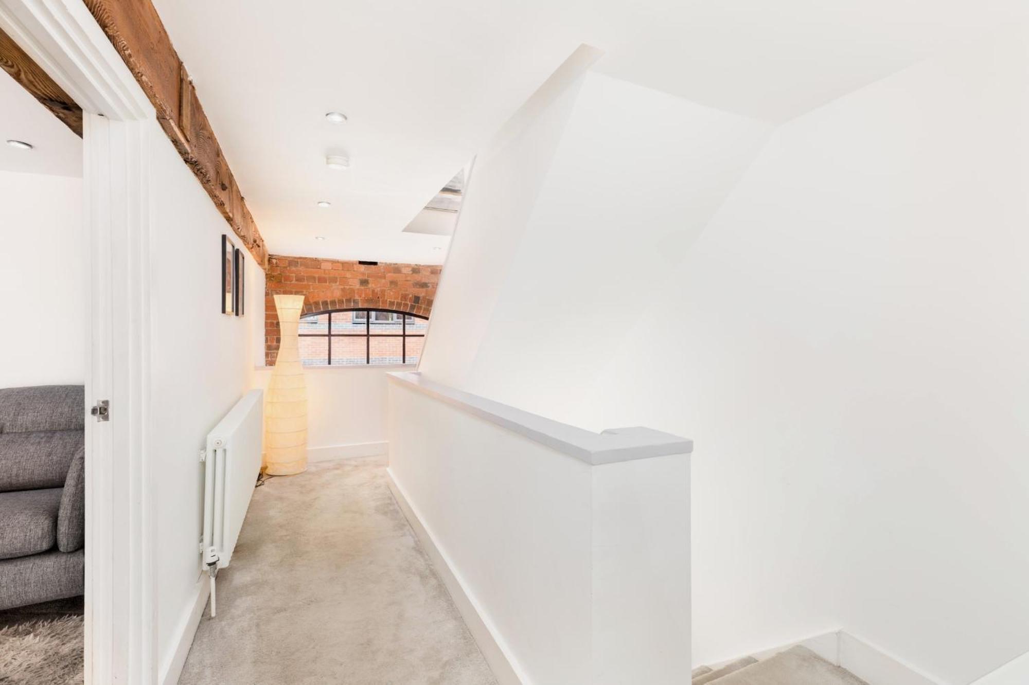 High End Luxury Townhouse In Jq, 4 Bedrooms, Flat Screen Tv In All Rooms, Free Parking, Near Birmingham City Centre Deposit Required Buitenkant foto